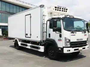 Xe Tải Isuzu FRR650 6.5 Tấn Thùng Đông Lạnh 6.7m