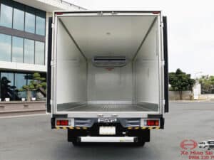 Xe Tải Isuzu FRR650 6.5 Tấn Thùng Đông Lạnh 6.7m
