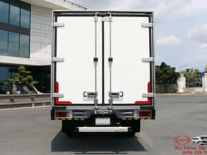 Xe Tải Isuzu FRR650 6.5 Tấn Thùng Đông Lạnh 6.7m