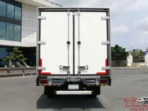 Xe Tải Isuzu FRR650 6.5 Tấn Thùng Đông Lạnh 6.7m