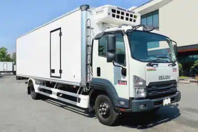 Xe Tải Isuzu FRR650 6.5 Tấn Thùng Đông Lạnh 7.3m