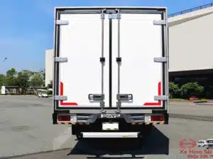 Xe Tải Isuzu FRR650 6.5 Tấn Thùng Đông Lạnh 7.3m