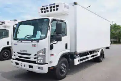 Xe Tải Isuzu NQR550 5 Tấn Thùng Đông Lạnh 6.2m