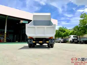 Xe Ben Hino FC9JETC 6.5 Tấn Thùng Tự Đổ 5 Khôi