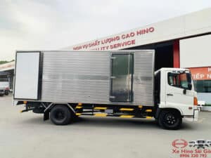 Xe Tải Hino FC9JJTC 6.5 Tấn Thùng Kín 5.7m