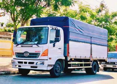 Xe Tải Hino FC9JJTC 6.5 Tấn Thùng Mui Bạt Nhôm 5.7m