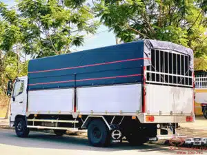 Xe Tải Hino FC9JJTC 6.5 Tấn Thùng Mui Bạt Nhôm 5.7m