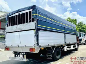 Xe Tải Hino FC9JJTC 6.5 Tấn Thùng Mui Bạt Nhôm 5.7m