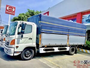 Xe Tải Hino FC9JJTC 6.5 Tấn Thùng Mui Bạt Nhôm 5.7m