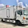 Xe Tải Hino FC9JLTC 6.5 Tấn Thùng Đông Lạnh 6.7m