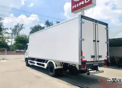 Xe Tải Hino FC9JLTC 6.5 Tấn Thùng Đông Lạnh 6.7m