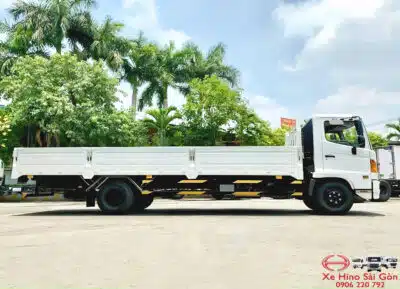 Xe Tải Hino FC9JLTC 6.5 Tấn Thùng Lửng 6.7m