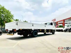 Xe Tải Hino FC9JLTC 6.5 Tấn Thùng Lửng 6.7m
