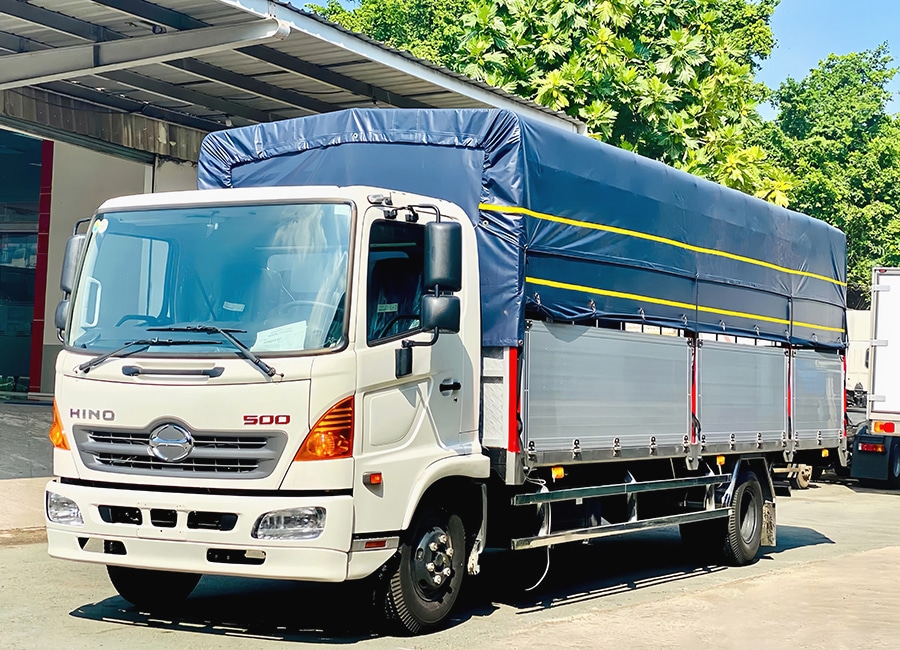 Xe Tải Hino FC9JLTC 6.5 Tấn Thùng Mui Bạt Nhôm 6.7m