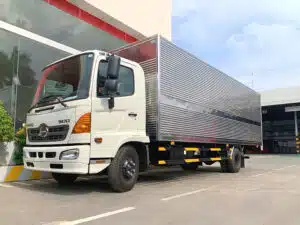 Xe Tải Hino FC9JNTC 6.5 Tấn Thùng Kín 7.3m