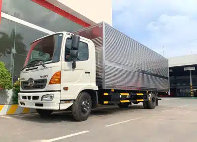 Xe Tải Hino FC9JNTC 6.5 Tấn Thùng Kín 7.3m