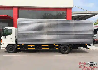 Xe Tải Hino FC9JNTC 6.5 Tấn Thùng Kín 7.3m