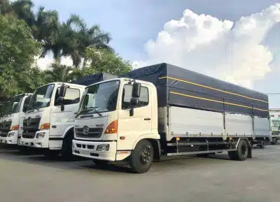 Xe Tải Hino FC9JNTC 6.5 Tấn Thùng Mui Bạt Nhôm 7.3m