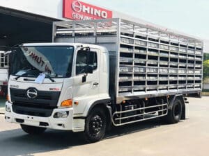 Xe Tải Hino FG8JP8A 8 Tấn Thùng Chở Gia Cầm 7.3m