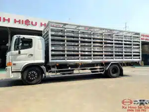 Xe Tải Hino FG8JP8A 8 Tấn Thùng Chở Gia Cầm 7.3m