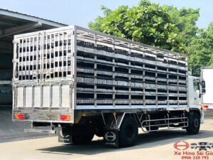 Xe Tải Hino FG8JP8A 8 Tấn Thùng Chở Gia Cầm 7.3m