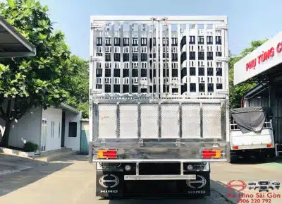 Xe Tải Hino FG8JP8A 8 Tấn Thùng Chở Gia Cầm 7.3m
