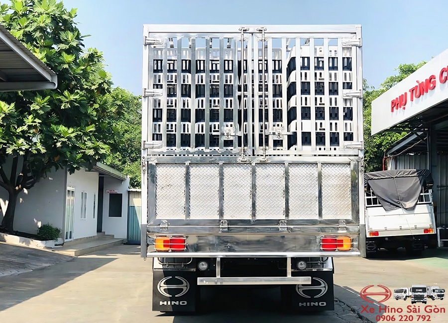 Xe Tải Hino FG8JP8A 8 Tấn Thùng Chở Gia Cầm 7.3m
