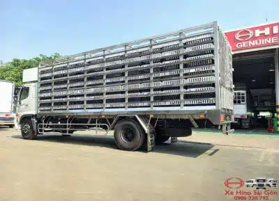 Xe Tải Hino FG8JP8A 8 Tấn Thùng Chở Gia Cầm 7.3m