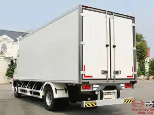 Xe Tải Hino FG8JT8A 8 Tấn Thùng Bảo Ôn Quyền 7.9m