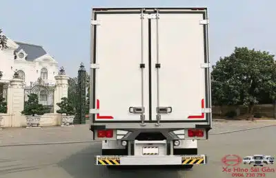 Xe Tải Hino FG8JT8A 8 Tấn Thùng Bảo Ôn Quyền 7.9m