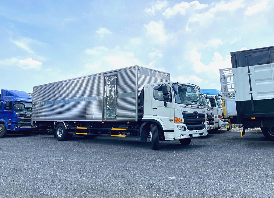 Xe Tải Hino FG8JT8A 8 Tấn Thùng Kín 10m