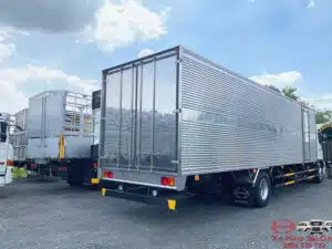 Xe Tải Hino FG8JT8A 8 Tấn Thùng Kín 10m
