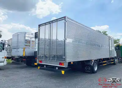 Xe Tải Hino FG8JT8A 8 Tấn Thùng Kín 10m
