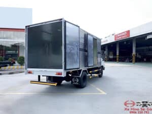 Xe Tải Hino XZU342HD 5 Tấn Thùng Kín 4.5m