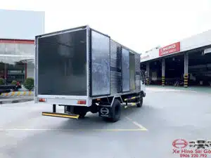 Xe Tải Hino XZU342HD 5 Tấn Thùng Kín 4.5m