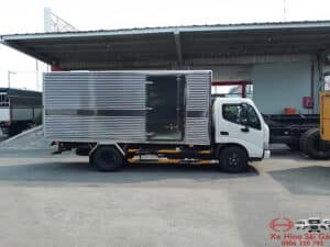 Xe Tải Hino XZU650 1.9 Tấn Thùng Kín 4.5m