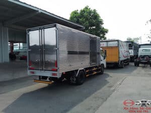 Xe Tải Hino XZU650 1.9 Tấn Thùng Kín 4.5m