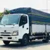 Xe Tải Hino XZU710 2.4 Tấn Thùng Mui Bạt 4.5m