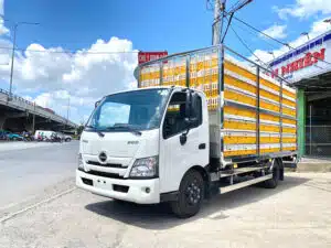 Xe Tải Hino XZU720 3.5 Tấn Thùng Chở Gia Cầm 5.2m
