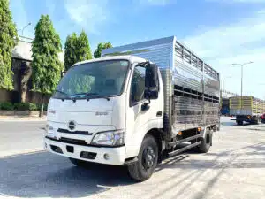 Xe Tải Hino XZU650 1.9 Tấn Thùng Chở Gia Súc
