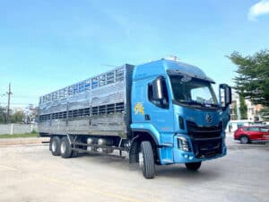 Xe Tải Chenglong H5 15 Tấn Thùng Chở Gia Súc 9.5m