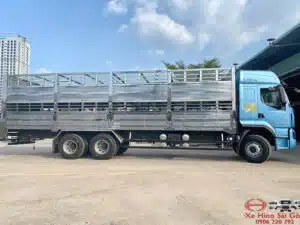 Xe Tải Chenglong H5 15 Tấn Thùng Chở Gia Súc 9.5m