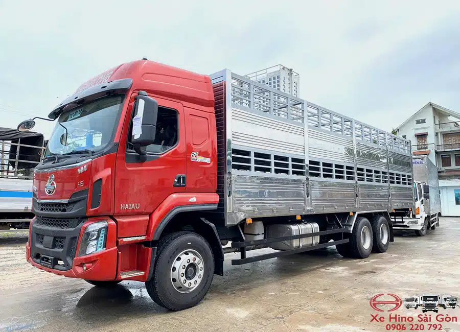 Xe Tải Chenglong H5 15 Tấn Thùng Chở Gia Súc 9.5m