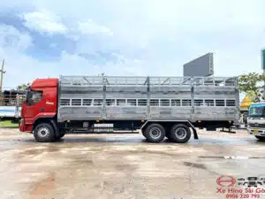 Xe Tải Chenglong H5 15 Tấn Thùng Chở Gia Súc 9.5m