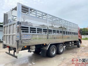 Xe Tải Chenglong H5 15 Tấn Thùng Chở Gia Súc 9.5m