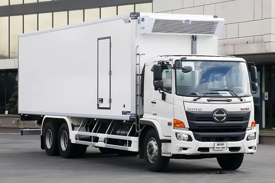 Xe Tải Hino FL8JW8A 15 Tấn Thùng Đông Lạnh 9.1m