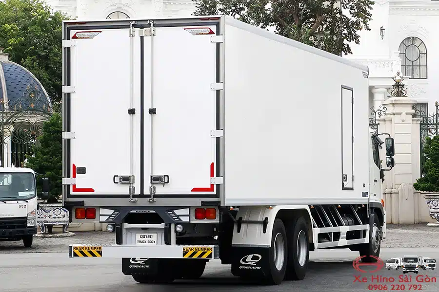 Xe Tải Hino FL8JW8A 15 Tấn Thùng Đông Lạnh 9.1m