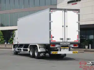 Xe Tải Hino FL8JW8A 15 Tấn Thùng Đông Lạnh Quyền Auto