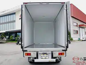Xe Tải Hino XZU650 1.9 Tấn Thùng Kín Composite