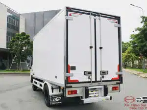 Xe Tải Hino XZU650 1.9 Tấn Thùng Kín Composite